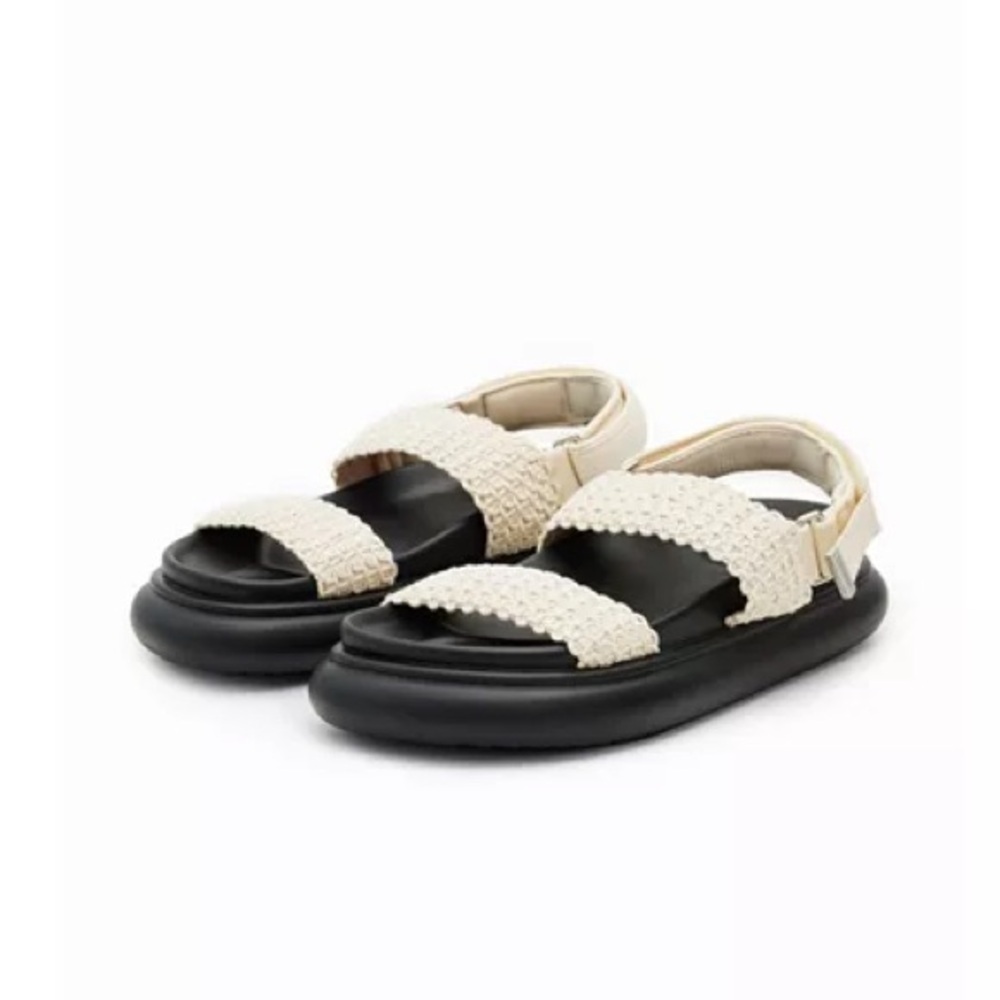 NWT Desigual Crochet Platform Strap Cream with Black Sole Sandals, 7.5